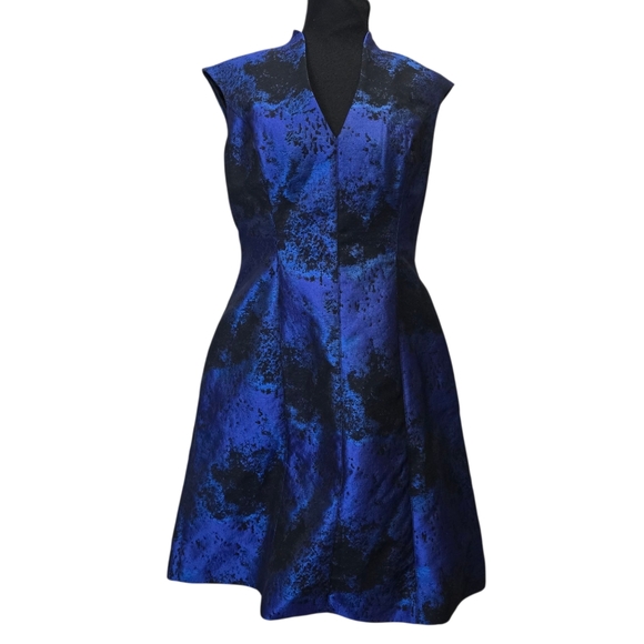 Maggy London Dresses & Skirts - NWOT Maggy London Blue Jacquard Metallic Fit & Flared Dress Sz 6